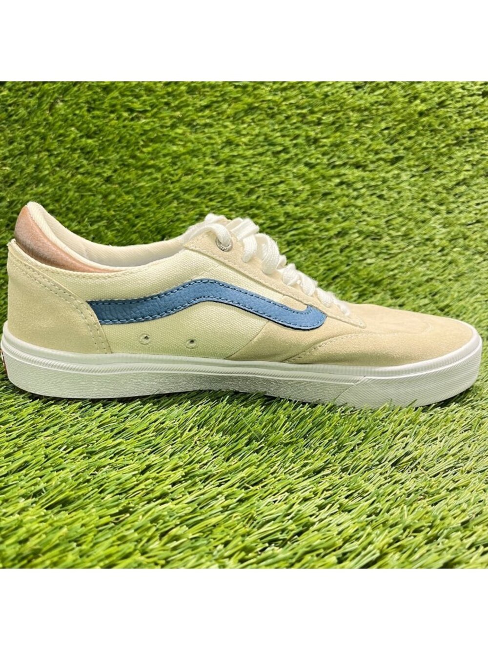Vans Gilbert Crockett Pro 2 Mens Size 8 Beige Athletic Skateboard Shoes Sneakers